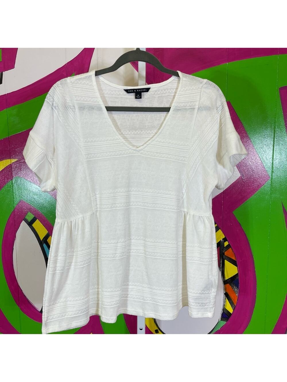 Zac & Rachel. White Blouse. Size Medium. In excellent condition!